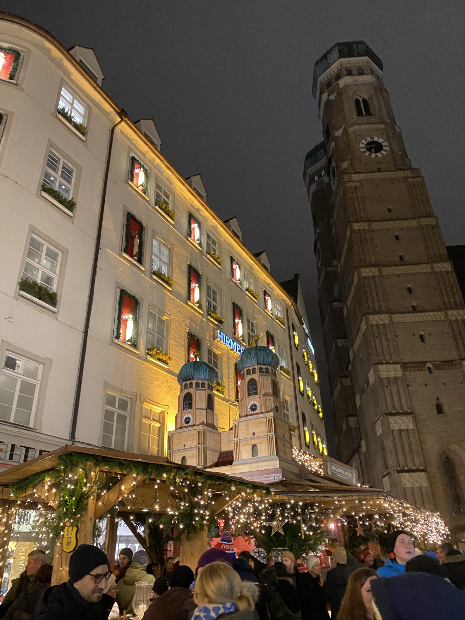 Frauenkirche glühwein stall